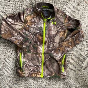 Under Armour Scent Control YXL Cold gear fleece jacket.